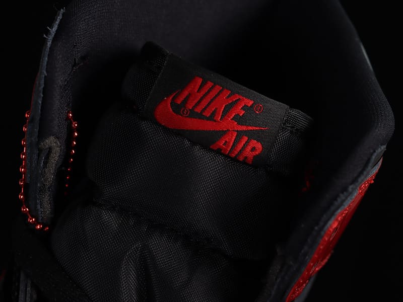 Tênis Air Jordan 1 High Patent Bred