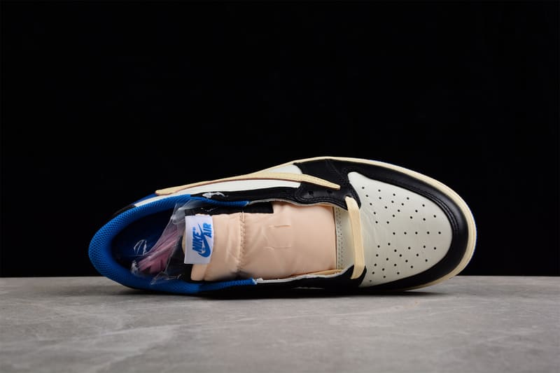 Tênis Air Jordan 1 Low Travis Scott Fragment Design