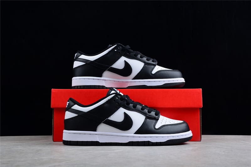 Tênis Nike Dunk SB Low Retro White Black