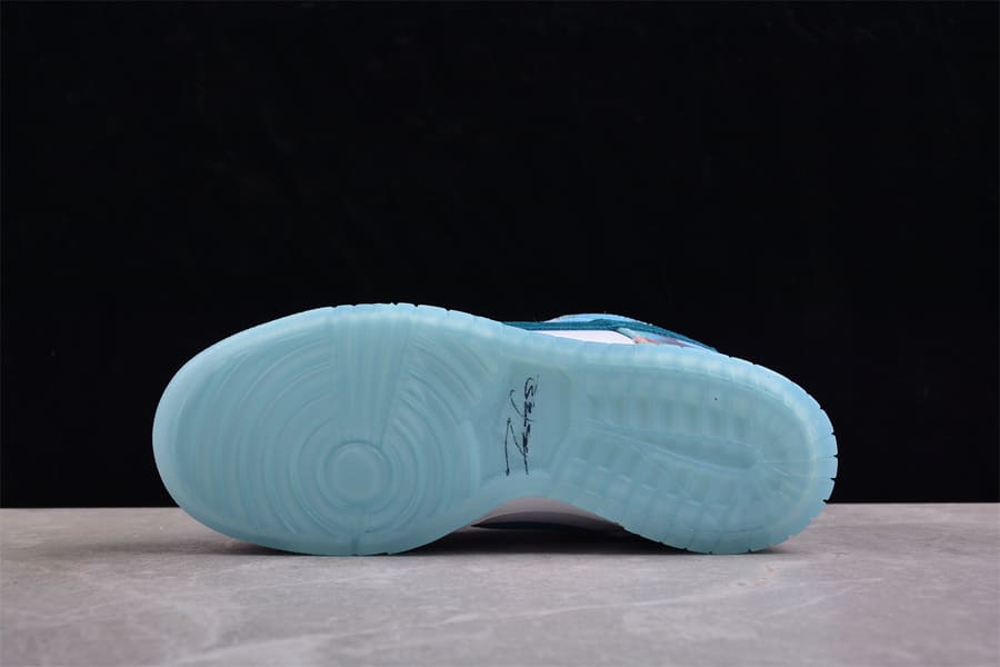 Tênis Nike SB Dunk Low Futura Laboratories Bleached Aqua