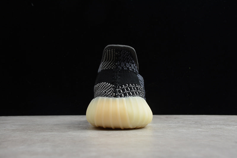 Tênis Adidas Yeezy 350 V2 Carbon