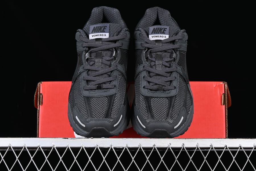 Tênis Nike Zoom Vomero 5 Anthracite