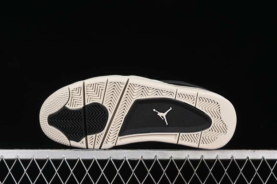 Tênis Air Jordan 4 RM Light Bone