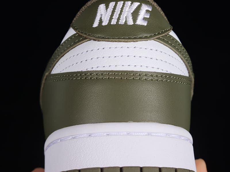 Tênis Nike Dunk Low Medium Olive