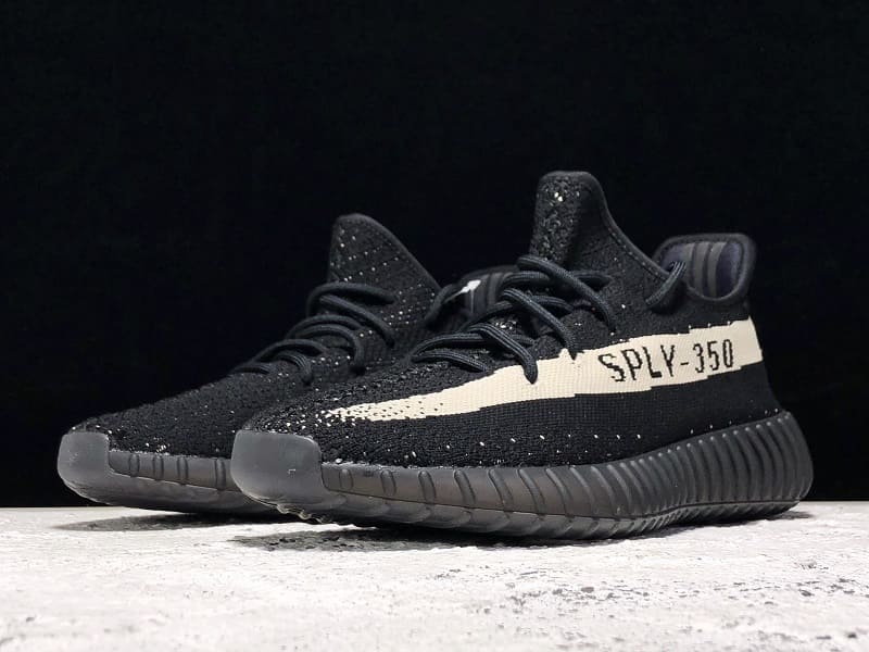 Tênis Adidas Yeezy 350 V2 Oreo