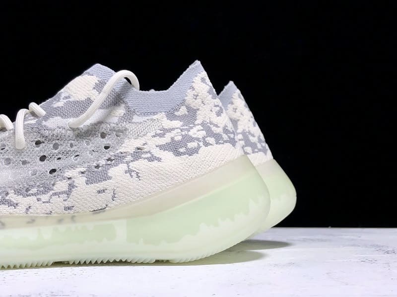 Tênis Adidas Yeezy 380 Alien