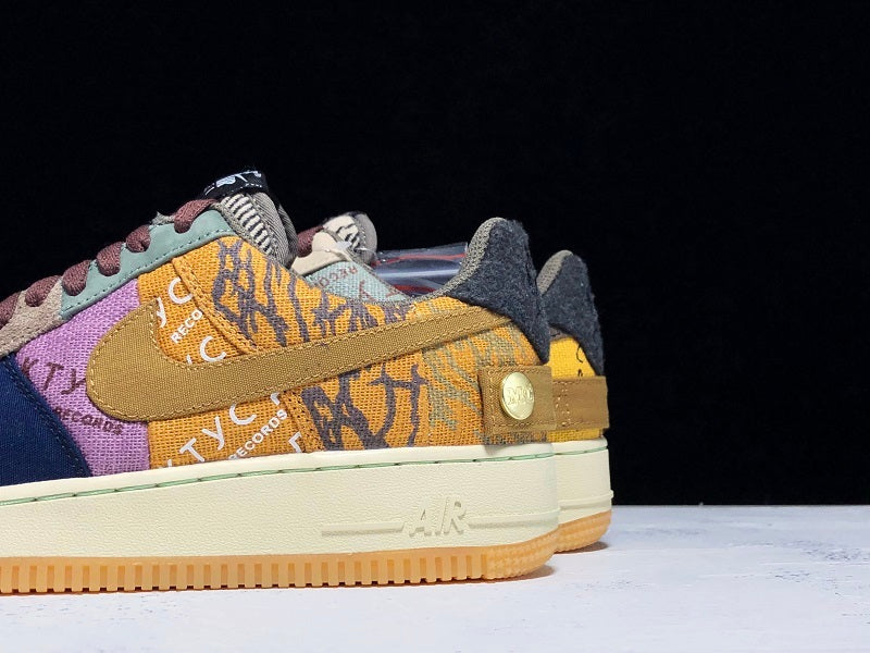 Tênis Nike Air Force 1 x Travis Scott Cactus Jack