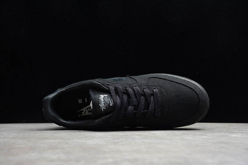 Tênis Nike x Stussy Air Force 1 Triple Black