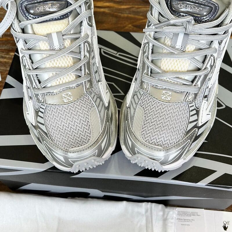 Tênis Off-White Be Right Back Grey Silver
