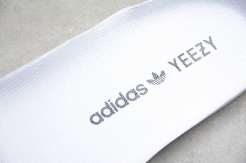 Tênis Adidas Yeezy 350 V2 Zebra
