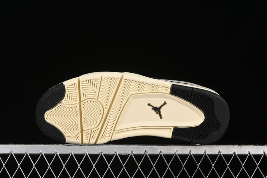 Tênis Air Jordan 4 RM Black Sail