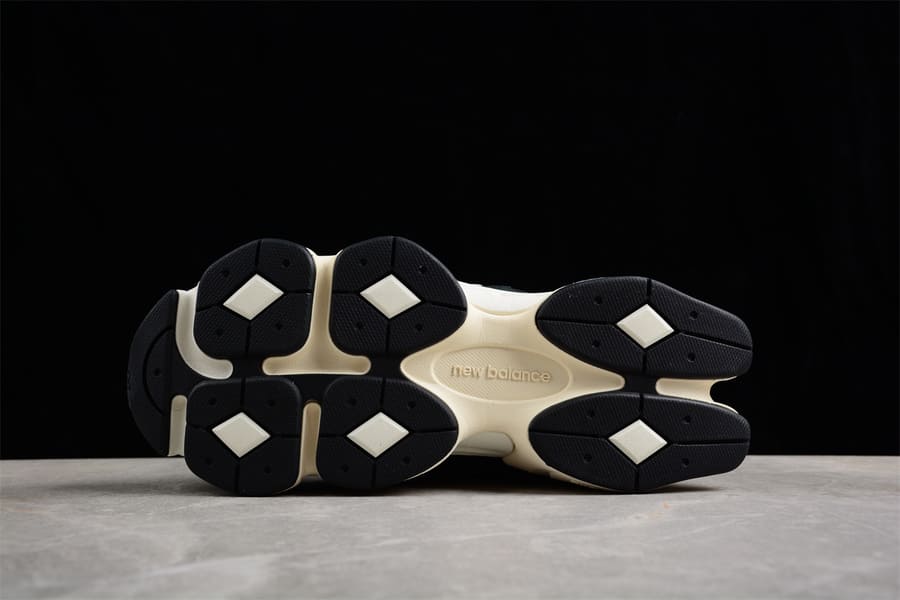 Tênis New Balance 9060 Black