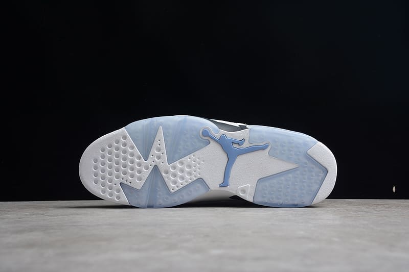 Tênis Air Jordan 6 Retro UNC White