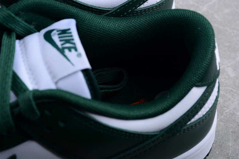 Tênis Nike Dunk Low Michigan State