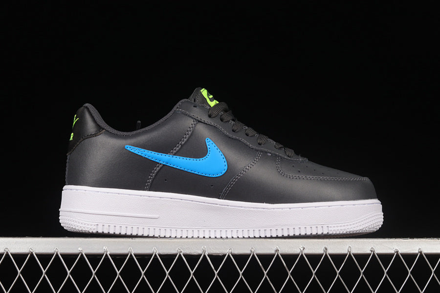 Tênis Nike Air Force 1 PRM Black Carabiner