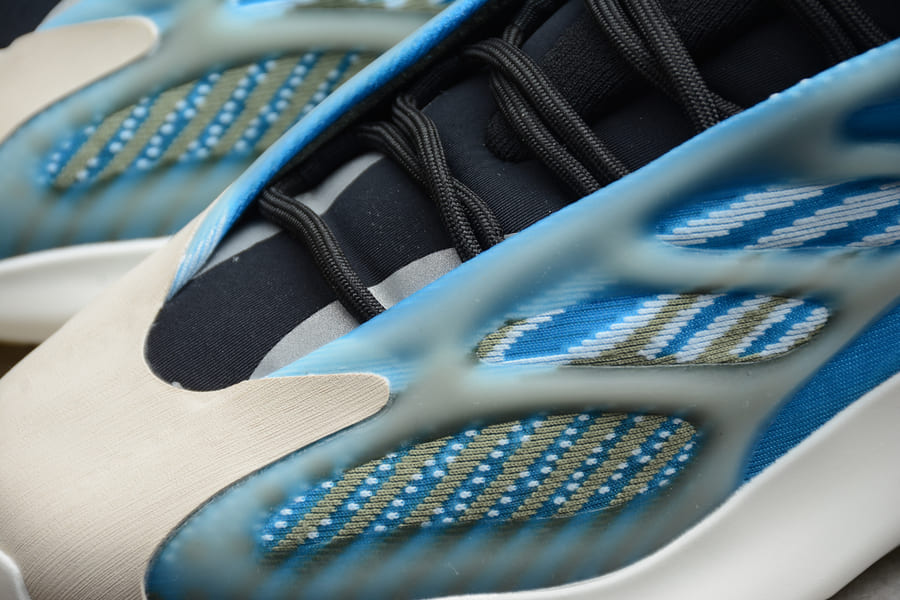 Tênis Adidas Yeezy 700 V3 Arzareth