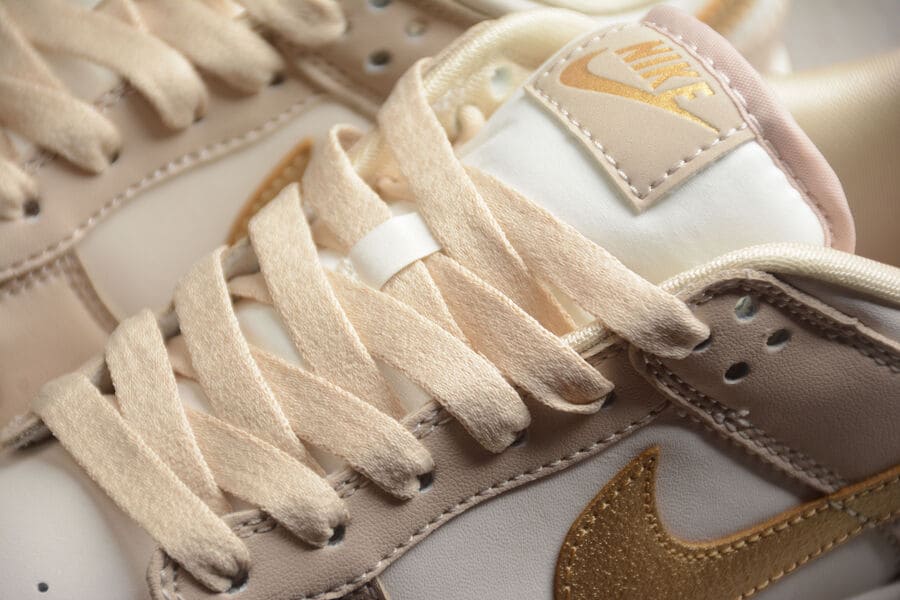 Tênis Nike Dunk Low Phantom Metallic Gold