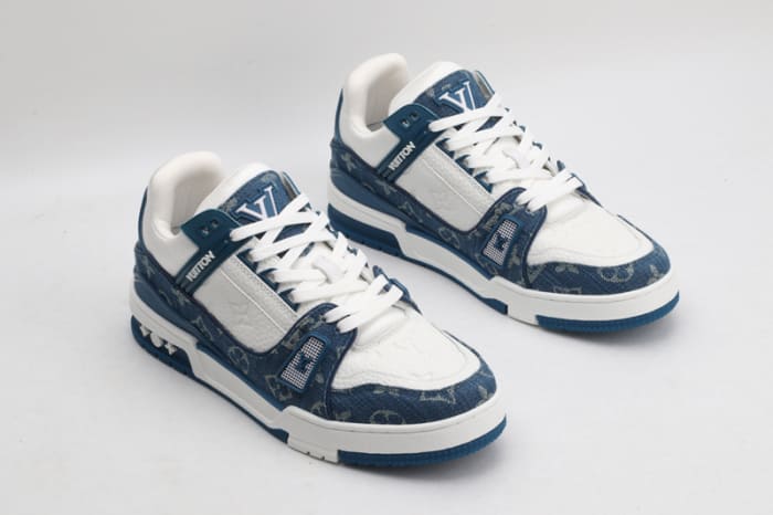 Tênis Louis Vuitton LV Trainer Monogram Denim White Blue