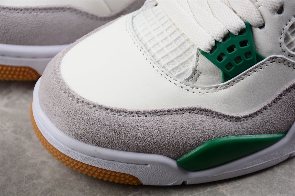 Tênis Air Jordan 4 Retro x Nike SB Pine Green