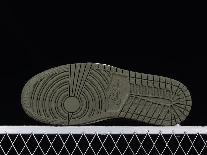 Tênis Air Jordan 1 Low x Travis Scott Olive