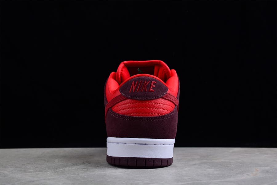 Tênis Nike SB Dunk Low Cherry