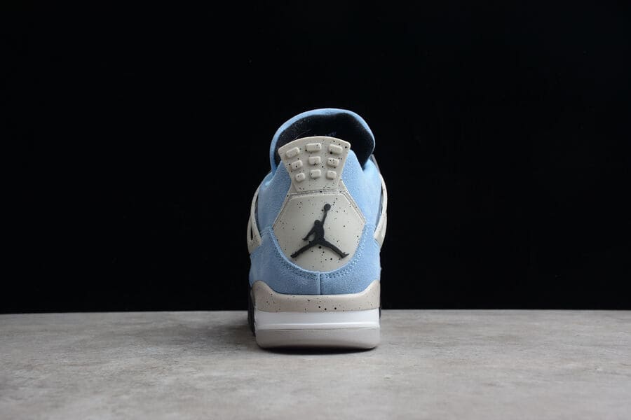Tênis Air Jordan 4 University Blue