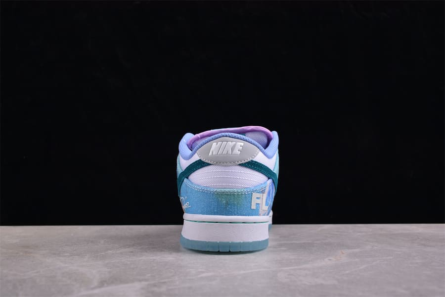 Tênis Nike SB Dunk Low Futura Laboratories Bleached Aqua