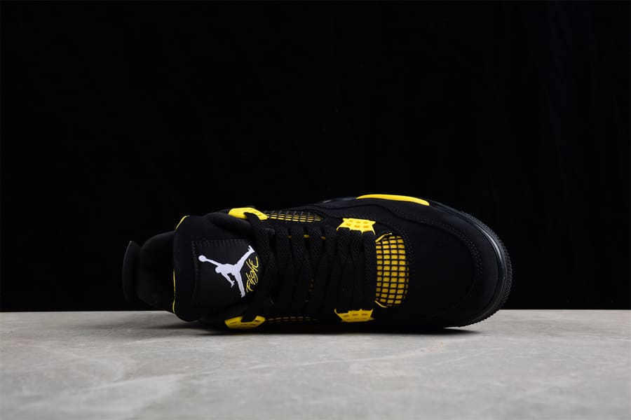 Tênis Air Jordan 4 Thunder