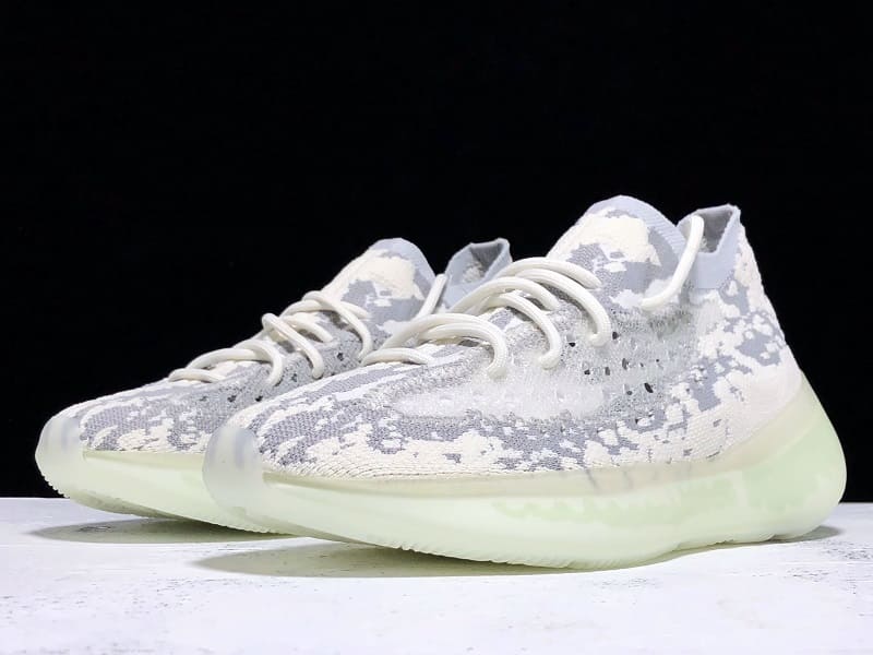 Tênis Adidas Yeezy 380 Alien