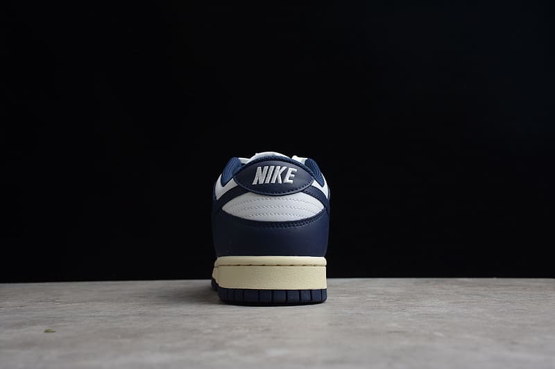 Tênis Nike Dunk Low Vintage Navy