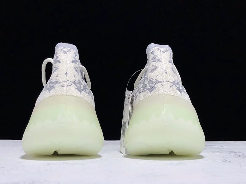 Tênis Adidas Yeezy 380 Alien