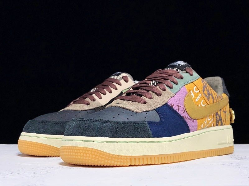 Tênis Nike Air Force 1 x Travis Scott Cactus Jack