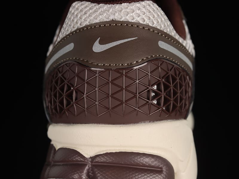 Tênis Nike Zoom Vomero 5 Earth Fossil