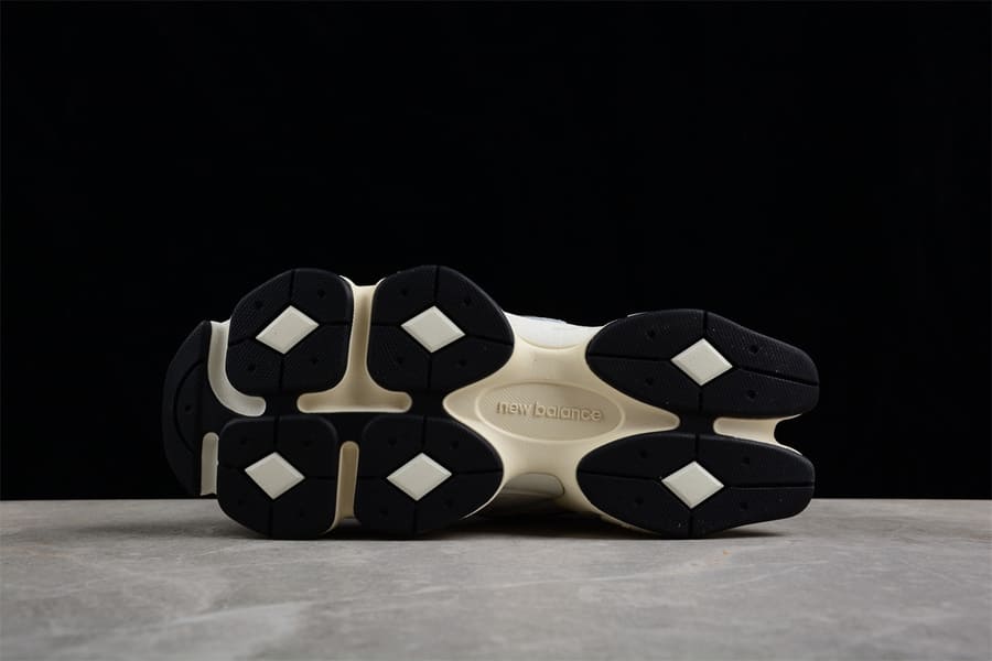 Tênis New Balance 9060 White Black