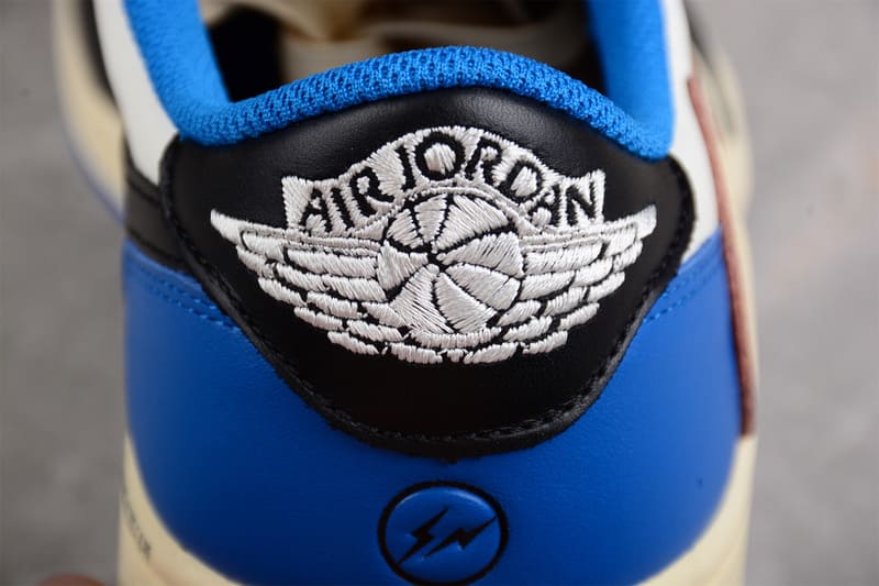 Tênis Air Jordan 1 Low Travis Scott Fragment Design
