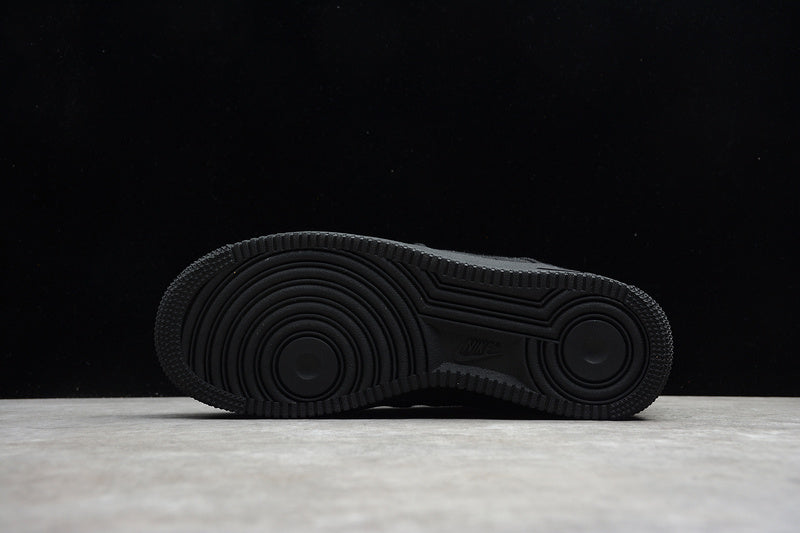 Tênis Nike x Stussy Air Force 1 Triple Black