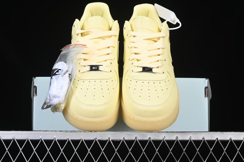 Tênis Nike x NOCTA Air Force 1 Citron Tint