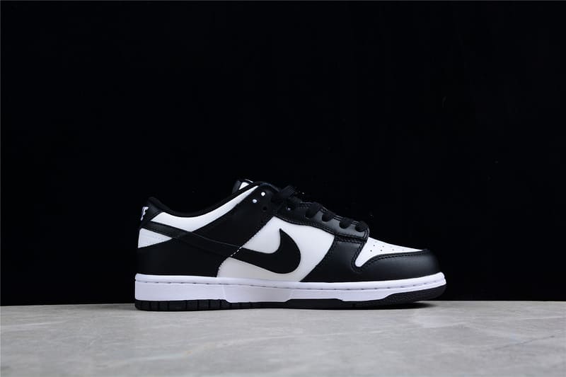 Tênis Nike Dunk SB Low Retro White Black