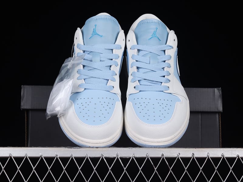 Tênis Jordan 1 Low SE Reverse Ice Blue