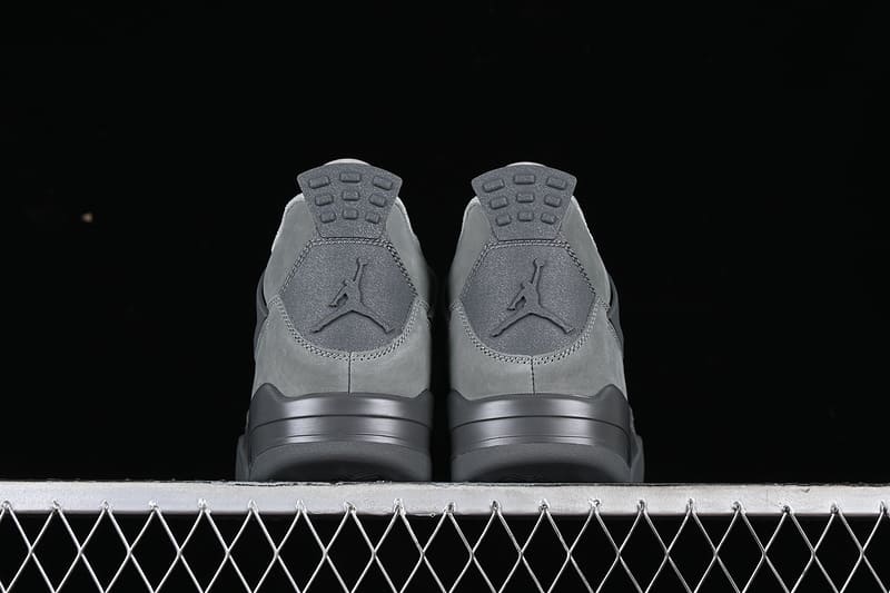 Tênis Air Jordan 4 Wet Cement