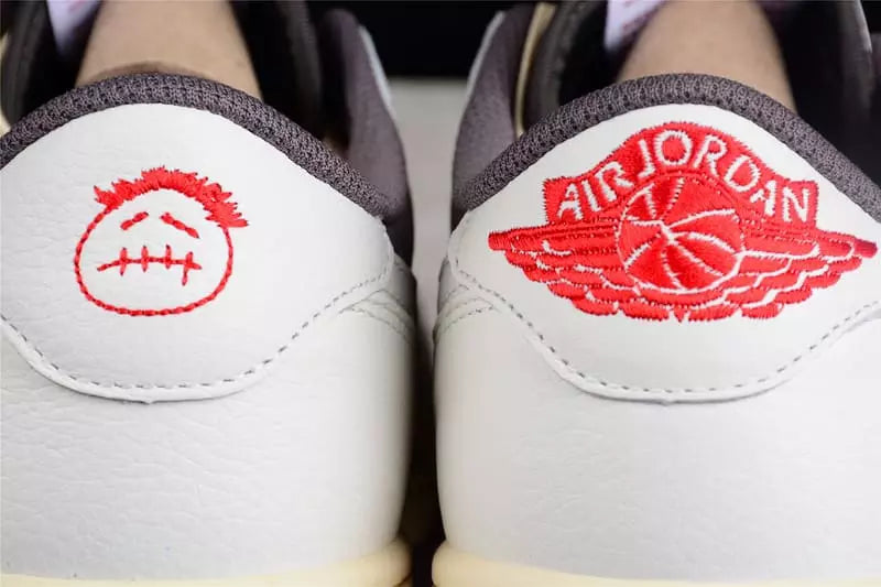 Tênis Air Jordan 1 Low x Travis Scott - Reverse Mocha