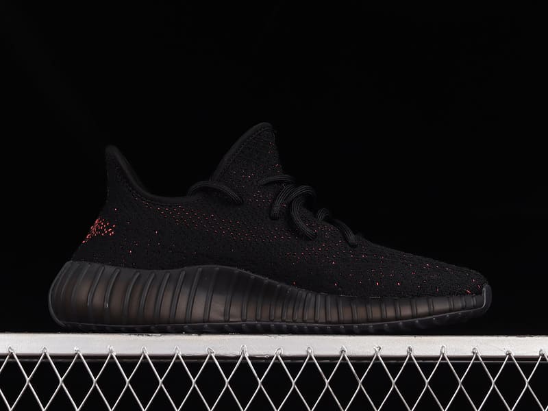 Tênis Adidas Yeezy 350 V2 Core Black Red