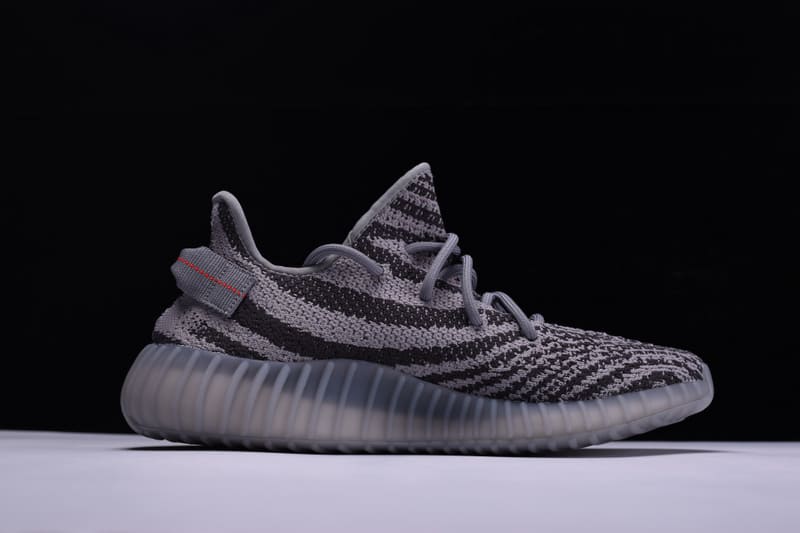 Tênis Adidas Yeezy 350 V2 “Beluga 2.0”