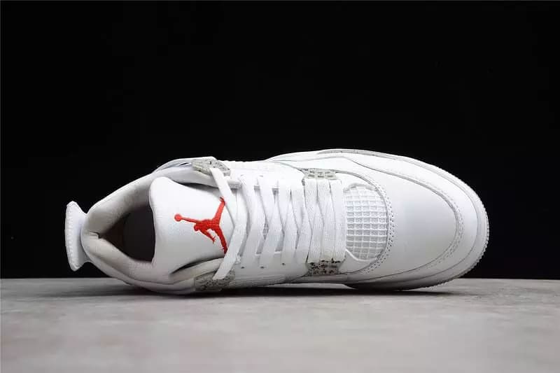 Tênis Air Jordan 4 Retro White Oreo