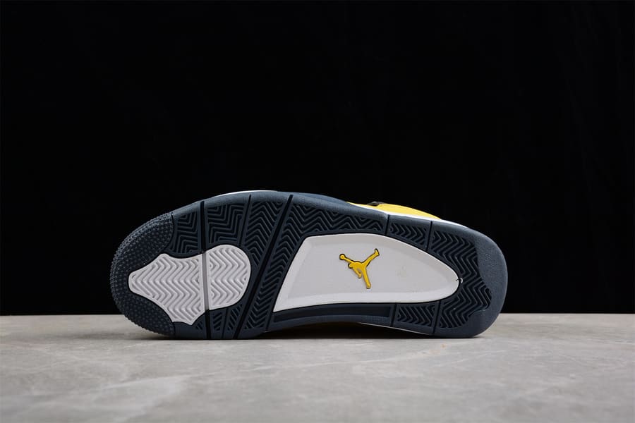Tênis Air Jordan 4 Lightning