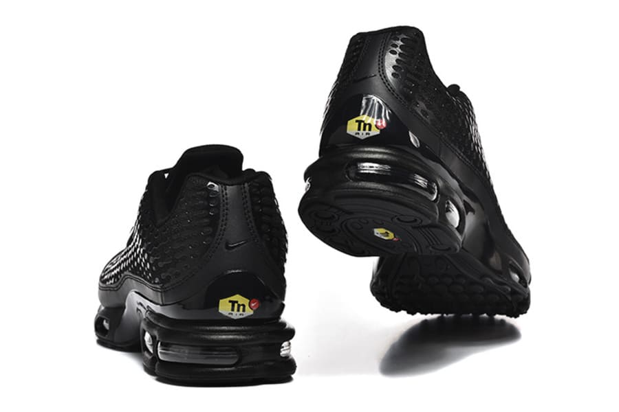 Tênis Air Max Plus 7 Triple Black