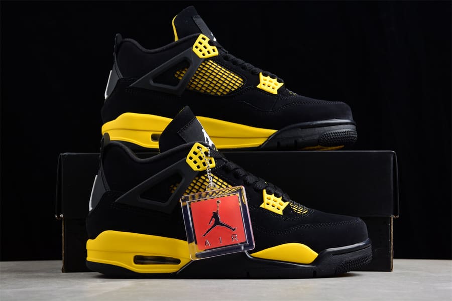 Tênis Air Jordan 4 Thunder