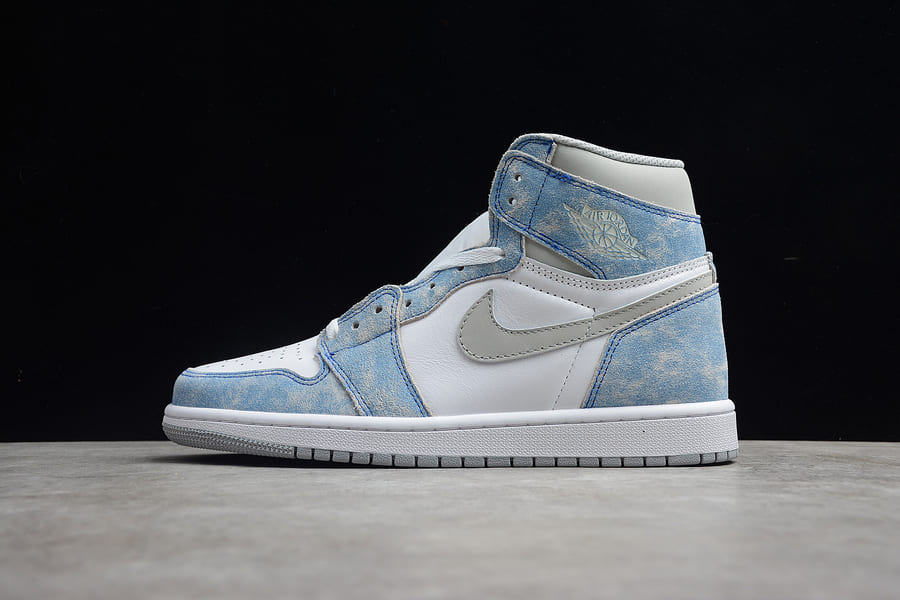 Tênis Air Jordan 1 High Hyper Royal
