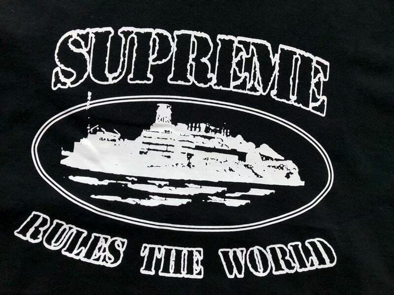 PRONTA ENTREGA - Camiseta Corteiz x Supreme Rules The World Black