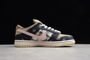Tênis Nike SB Dunk Low x Travis Scott Cactus Jack